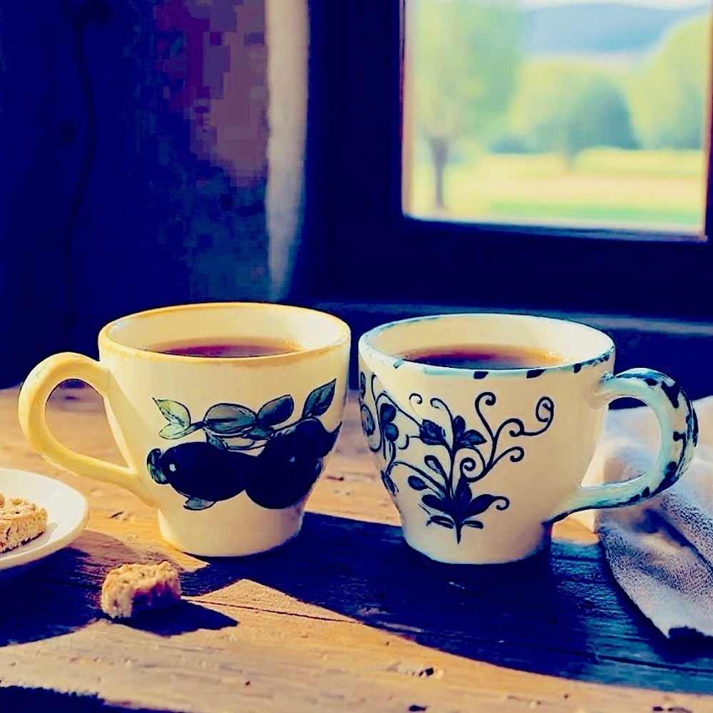 Hand-Painted vintage Italian Ceramic Espresso/Coffee Mugs Set of 2 – 3.25”